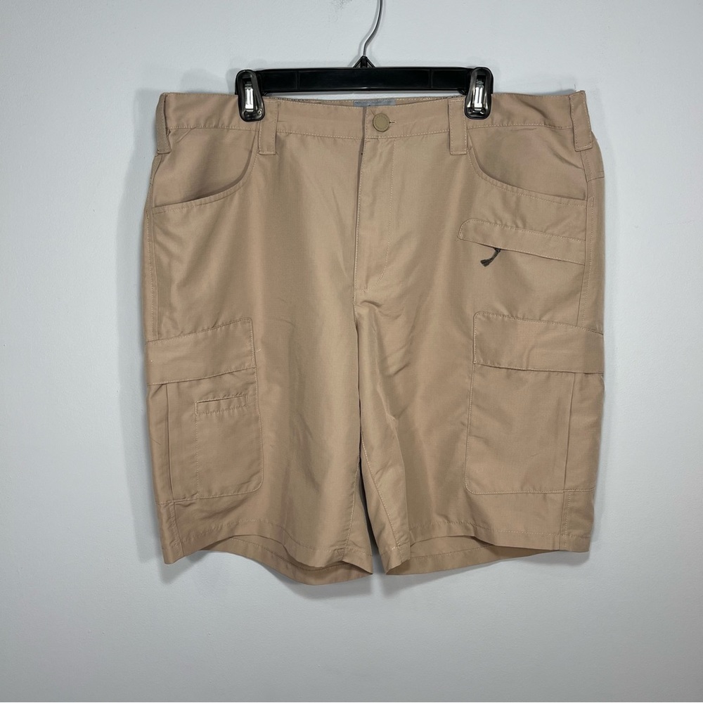 Field & Stream Shorts Mens Extra Large Beige Outdoor Hiking Fishing Lightweight